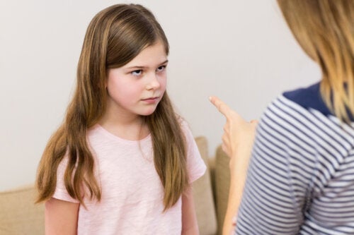 Bør man disciplinere børn i offentligheden?