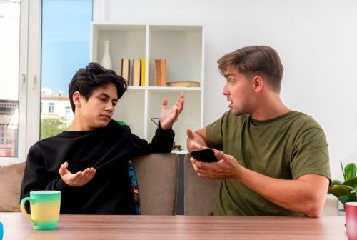 Udgangsforbud for teenagere: Hvor sent skal jeg lade dem være ude?
